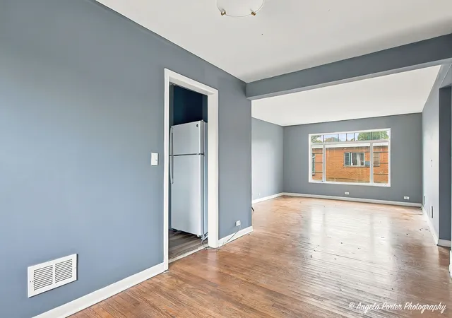 Listing Photo 4 - Condo for sale in building located at 754 Walnut St, Waukegan, IL 60085 - Unit #2w