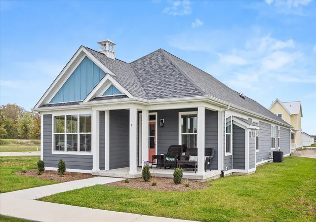 Photo 1 of Single family home for sale at 7 Juniper Ln, Ottawa, IL 61350 | MLS# 12788032 | Listing updated on 2026-10-23