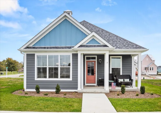 Photo 2 of Single family home for sale at 7 Juniper Ln, Ottawa, IL 61350 | MLS# 12788032 | Listing updated on 2026-10-23