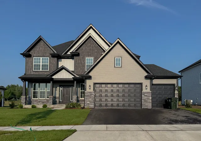Photo 1 of Single family home for sale at 913 Deerpath Rd, North Aurora, IL 60542 | MLS# 12788038 | Listing updated on 2026-10-29
