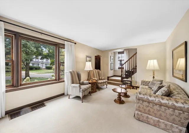 Photo 3 of Single family home for sale at 258 Lawton Rd, Riverside, IL 60546 | MLS# 12788043 | Listing updated on 2026-10-23