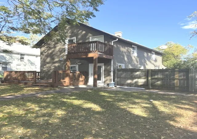 Photo 3 of Single family home for sale at 907 Porter St, Waukegan, IL 60085 | MLS# 12788053 | Listing updated on 2026-10-23