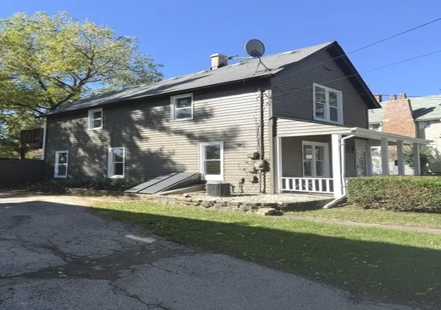 Photo 3 of Single family home for sale at 907 Porter St, Waukegan, IL 60085 | MLS# 12788053 | Listing updated on 2026-10-23
