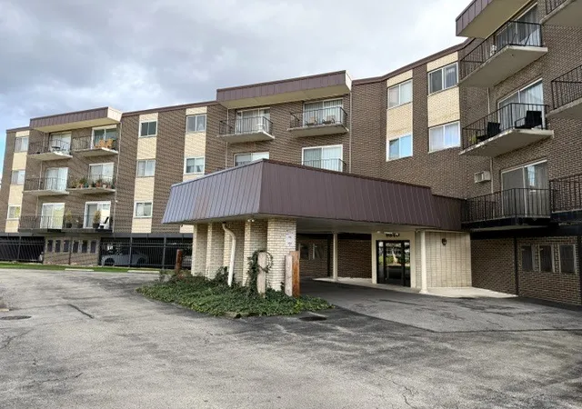 Condo for sale at 9840 S Pulaski Rd #211-4, Oak Lawn, IL 60453 | MLS# 12788055