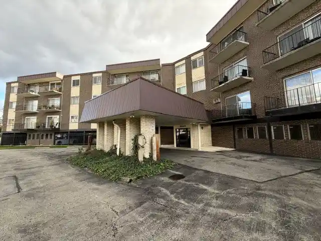Listing Photo 27 - Condo for sale in 9840 S Pulaski Rd located at 9840 S Pulaski Rd, Oak Lawn, IL 60453 - Unit #211-4