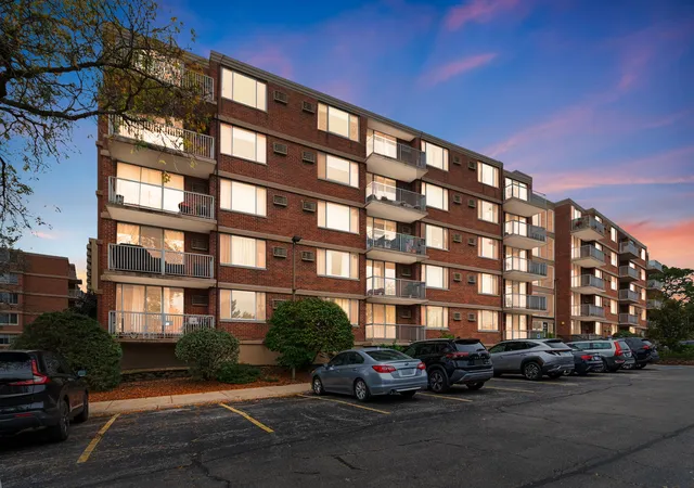 Photo 1 of Condo for sale at 2200 S Stewart Ave #4D, Lombard, IL 60148 | MLS# 12788074 | Listing updated on 2026-10-28