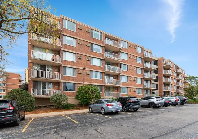 Photo 1 of Condo for sale at 2200 S Stewart Ave #4D, Lombard, IL 60148 | MLS# 12788074 | Listing updated on 2026-10-28