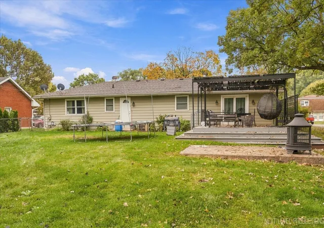 Photo 3 of Single family home for sale at 1931 Charles Ln, Aurora, IL 60505 | MLS# 12788078 | Listing updated on 2026-10-20