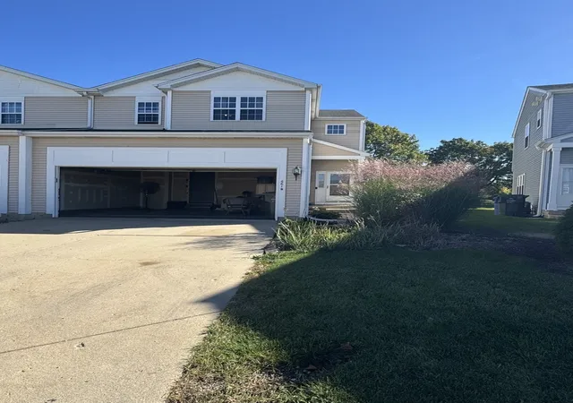 Photo 3 of Townhouse for sale at 661 Fieldcrest Dr #B, South Elgin, IL 60177 | MLS# 12788084 | Listing updated on 2026-10-20