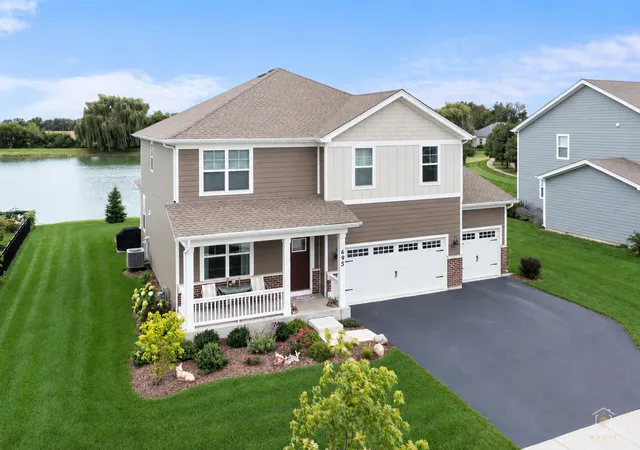 Photo 1 of Single family home for sale at 695 Kentshire Cir, Elgin, IL 60124 | MLS# 12788096 | Listing updated on 2026-10-23