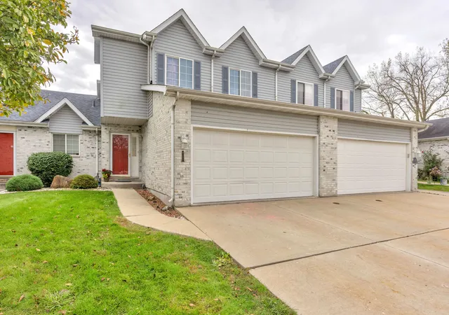 Photo 2 of Townhouse for sale at 187 Harbor Landing, Braidwood, IL 60408 | MLS# 12788099 | Listing updated on 2026-10-21