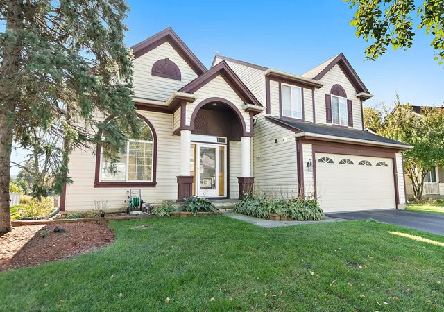 Single family home for sale at 997 Tylerton Cir, Grayslake, IL 60030 | MLS# 12788105