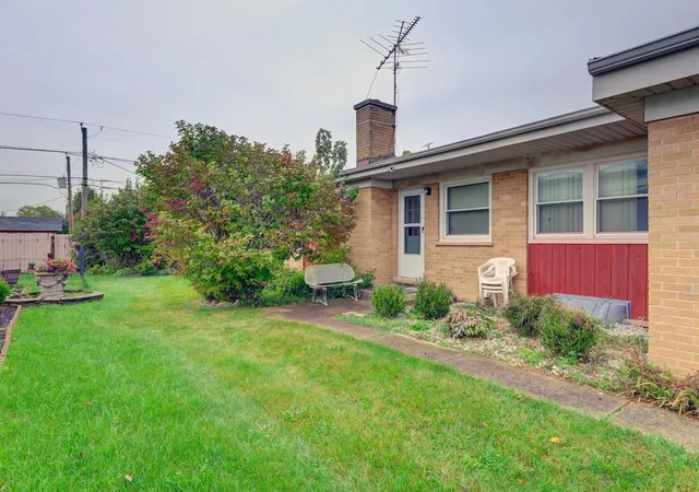 Photo 2 of Single family home for sale at 1248 Andrea Ln, Des Plaines, IL 60018 | MLS# 12788107 | Listing updated on 2026-10-20