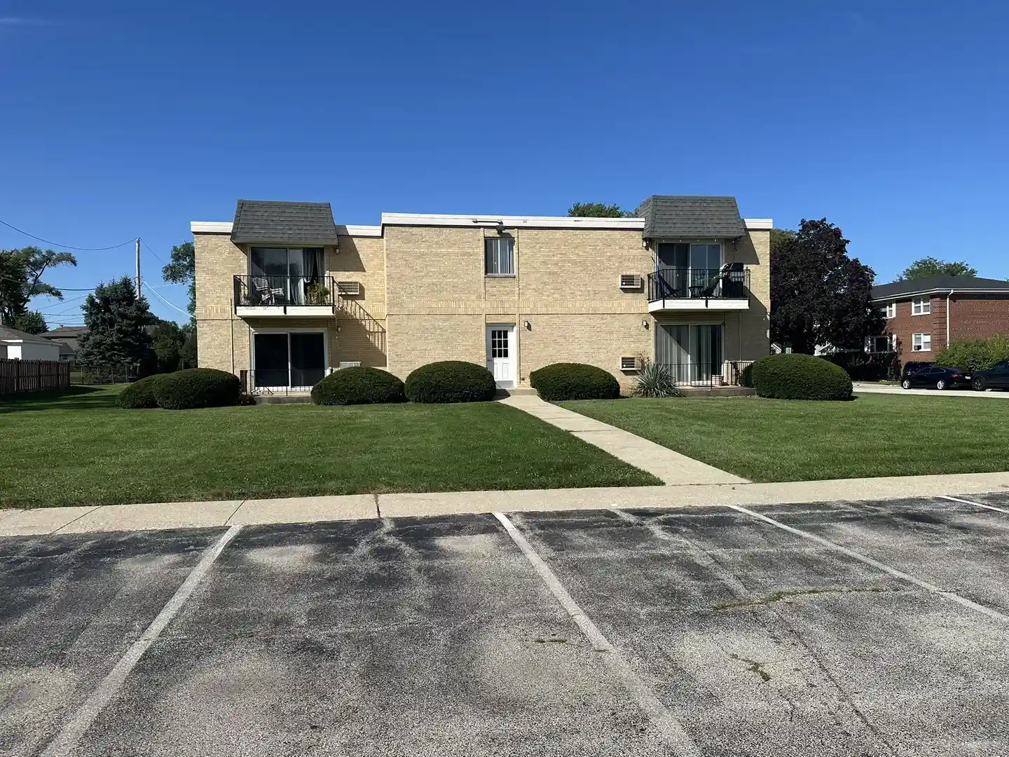 Listing Photo 6 - Condo for sale in 1430 N Evergreen Ave located at 1430 N Evergreen Ave, Arlington Heights, IL 60004 - Unit #2AS