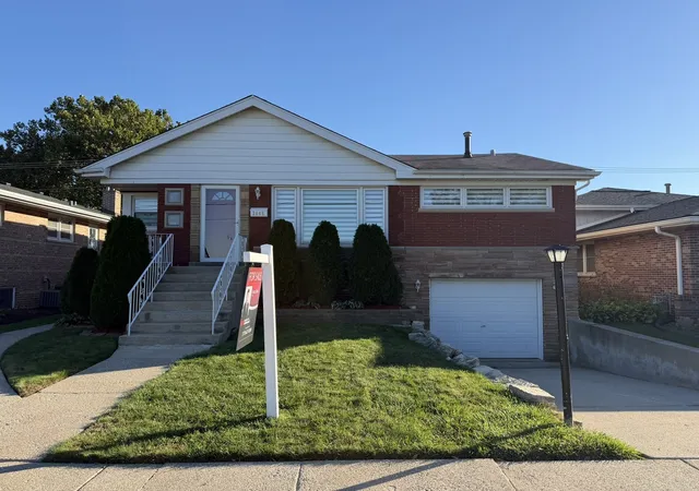 Photo 1 of Single family home for sale at 2845 W 91st Street, Evergreen Park, IL 60805 | MLS# 12788118 | Listing updated on 2026-10-23