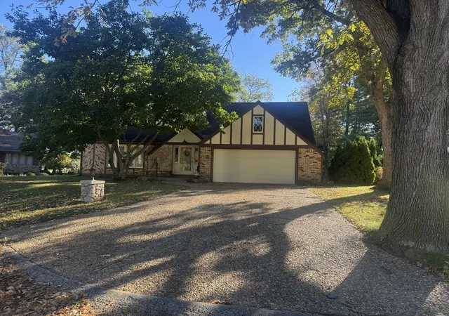 Photo 1 of Single family home for sale at 4135 Coachlight Ct, Quincy, IL 62305 | MLS# 12788127 | Listing updated on 2026-10-23