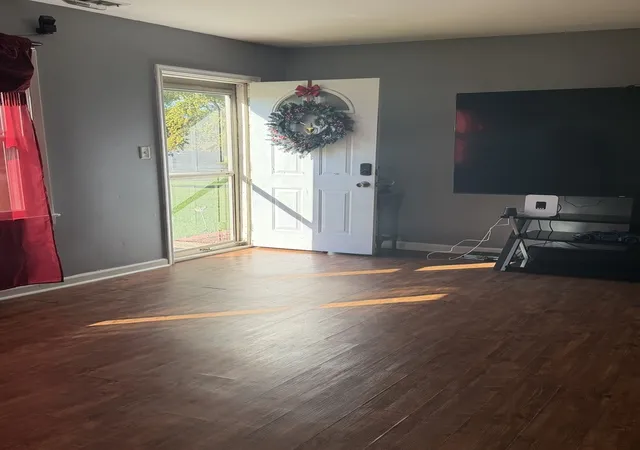 Photo 3 of Single family home for sale at 100 S West St, Cortland, IL 60112 | MLS# 12788128 | Listing updated on 2026-10-23