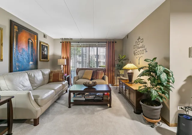 Photo 3 of Condo for sale at 4948 Circle Ct #704, Crestwood, IL 60418 | MLS# 12788168 | Listing updated on 2026-10-28