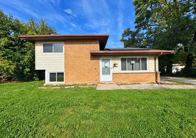 Single family home for sale at 108 Algonquin St, Park Forest, IL 60466 | MLS# 12788170