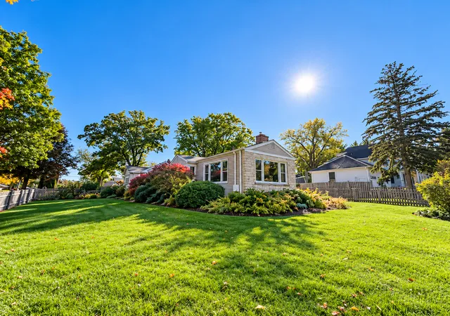 Photo 2 of Single family home for sale at 505 E Madison St, Lombard, IL 60148 | MLS# 12788172 | Listing updated on 2026-10-22