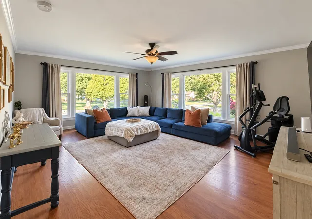 Photo 4 of Single family home for sale at 505 E Madison St, Lombard, IL 60148 | MLS# 12788172 | Listing updated on 2026-10-22