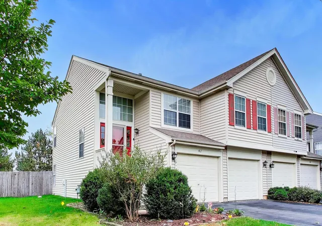 Photo 2 of Multi family home for sale at 467 Gloria Ln, Oswego, IL 60543 | MLS# 12788173 | Listing updated on 2026-10-21