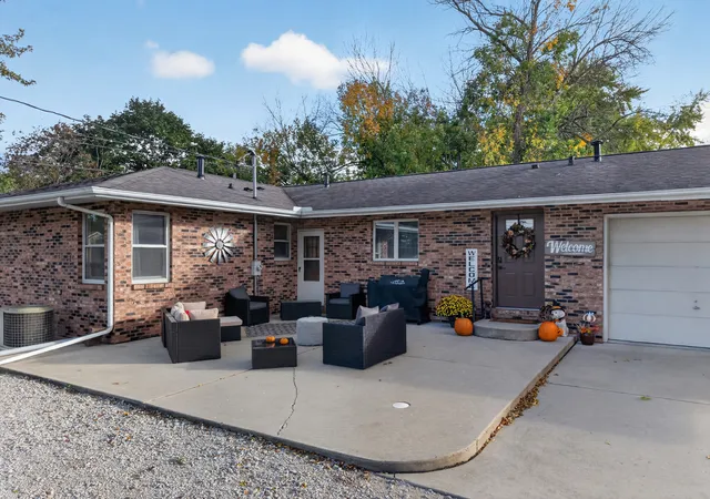 Photo 3 of Single family home for sale at 381 S Hossack St, Seneca, IL 61360 | MLS# 12788176 | Listing updated on 2026-10-20