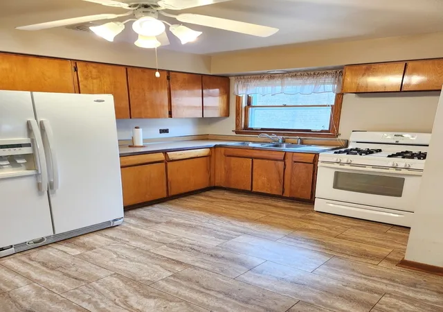 Photo 3 of Single family home for sale at 14415 S Saginaw Ave, Burnham, IL 60633 | MLS# 12788178 | Listing updated on 2026-10-24