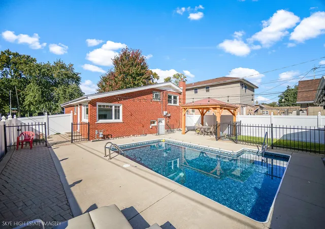 Photo 3 of Single family home for sale at 10545 S Kenneth Ave, Oak Lawn, IL 60453 | MLS# 12788183 | Listing updated on 2026-10-22