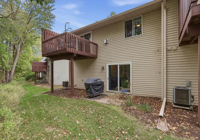Photo 3 of Townhouse for sale at 1231 33rd Avenue Cir, Silvis, IL 61282 | MLS# 12788186 | Listing updated on 2026-10-29