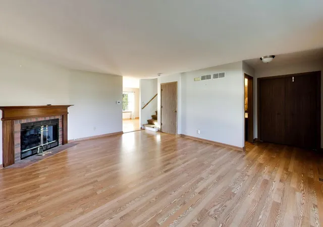 Photo 3 of Townhouse for sale at 1653 Delaware Ct, Geneva, IL 60134 | MLS# 12788197 | Listing updated on 2026-10-20