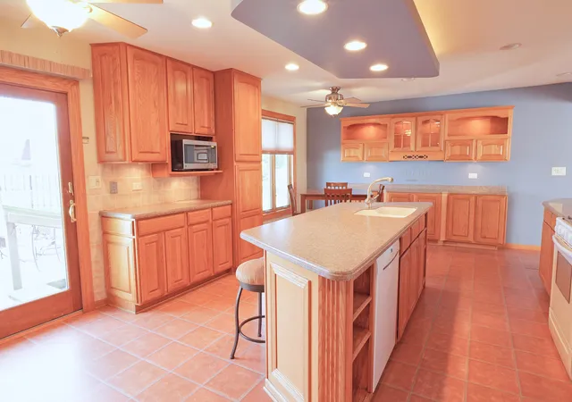 Photo 2 of Single family home for sale at 8446 163rd Street, Tinley Park, IL 60487 | MLS# 12788204 | Listing updated on 2026-10-20