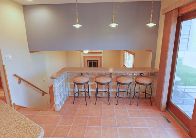 Photo 4 of Single family home for sale at 8446 163rd Street, Tinley Park, IL 60487 | MLS# 12788204 | Listing updated on 2026-10-20