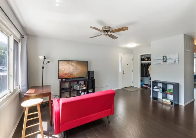 Photo 3 of Townhouse for sale at 337 E Roland Dr, Glendale Heights, IL 60139 | MLS# 12788209 | Listing updated on 2026-10-23