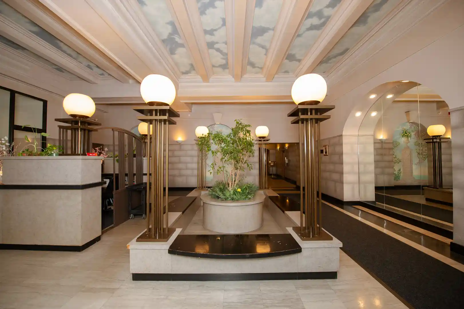 Listing Photo 2 - Condo for sale in 5300 S Shore Dr located at 5300 S Shore Dr, Chicago, IL 60615 - Unit #111