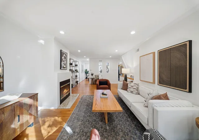 Photo 2 of Townhouse for sale at 1470 E 56th Street, Chicago, IL 60637 | MLS# 12788219 | Listing updated on 2026-10-20