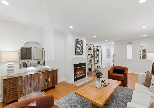 Photo 3 of Townhouse for sale at 1470 E 56th Street, Chicago, IL 60637 | MLS# 12788219 | Listing updated on 2026-10-20