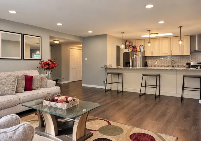 Photo 4 of Single family home for sale at 16005 Avalon Ave, South Holland, IL 60473 | MLS# 12788221 | Listing updated on 2026-10-20