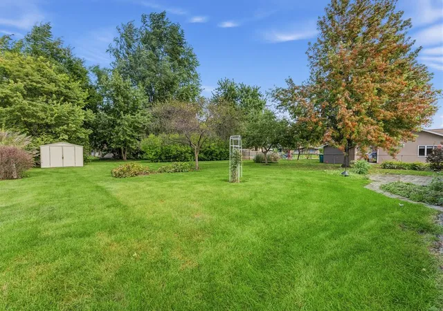 Photo 2 of Single family home for sale at 202 N Raven Rd, Shorewood, IL 60404 | MLS# 12788235 | Listing updated on 2026-10-20