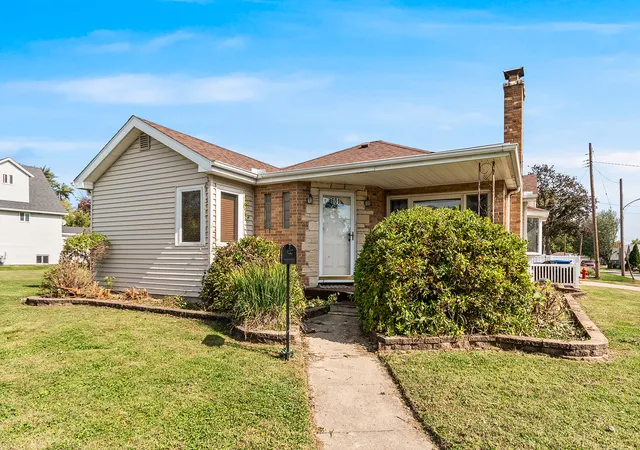 Single family home for sale at 601 Sycamore Rd, LaSalle, IL 61301 | MLS# 12788236
