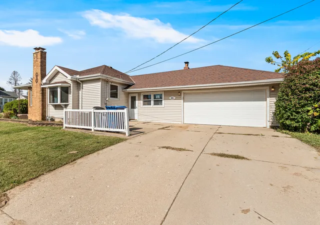 Photo 1 of Single family home for sale at 601 Sycamore Rd, La Salle, IL 61301 | MLS# 12788236 | Listing updated on 2026-10-20