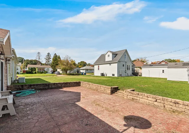 Photo 4 of Single family home for sale at 601 Sycamore Rd, La Salle, IL 61301 | MLS# 12788236 | Listing updated on 2026-10-20