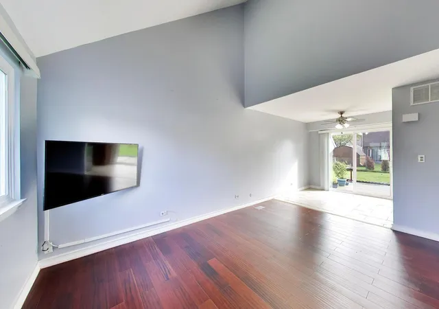 Photo 3 of House for sale at 1843 Whitney Dr, Hanover Park, IL 60133 | MLS# 12788237 | Listing updated on 2026-10-20