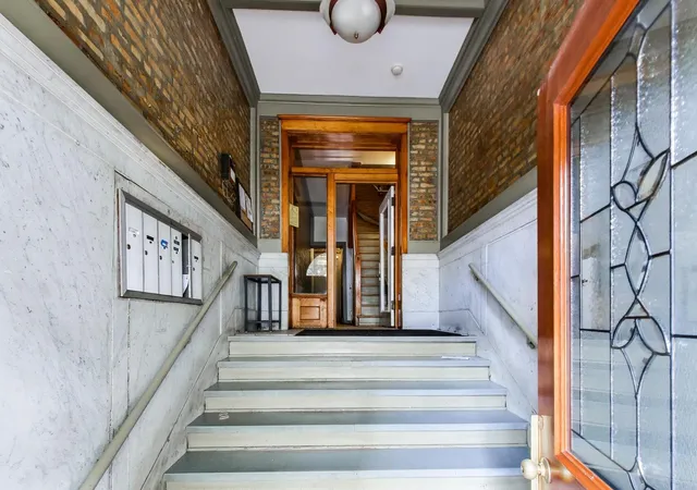 Photo 3 of Condo for sale at 5201 S Blackstone Ave #1W, Chicago, IL 60615 | MLS# 12788240 | Listing updated on 2026-10-20