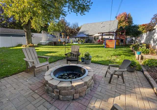 Photo 4 of Sale Pending at 308 Ann St, West Chicago, IL 60185 | MLS# 12788250 | Listing updated on 2026-10-23
