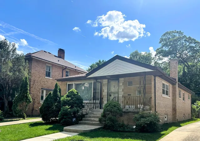 Photo 3 of Single family home for sale at 10912 S Longwood Dr, Chicago, IL 60643 | MLS# 12788265 | Listing updated on 2026-10-20