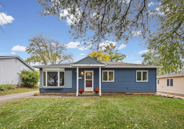 Photo 1 of Single family home for sale at 509 N California Ave, Mundelein, IL 60060 | MLS# 12788269 | Listing updated on 2026-10-27