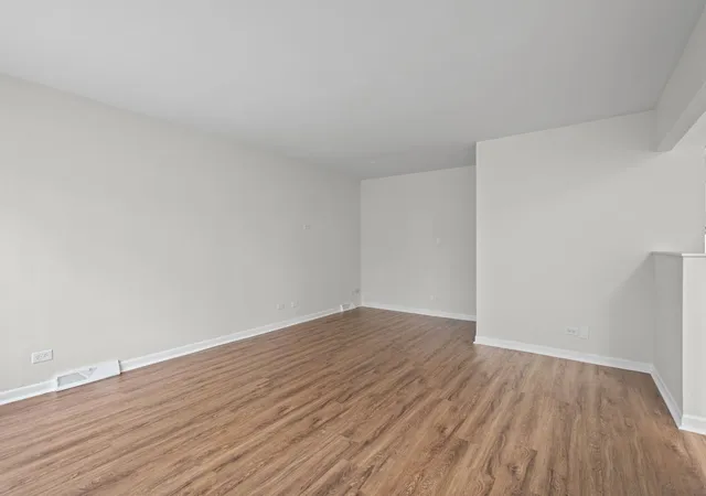 Photo 3 of Single family home for sale at 509 N California Ave, Mundelein, IL 60060 | MLS# 12788269 | Listing updated on 2026-10-27