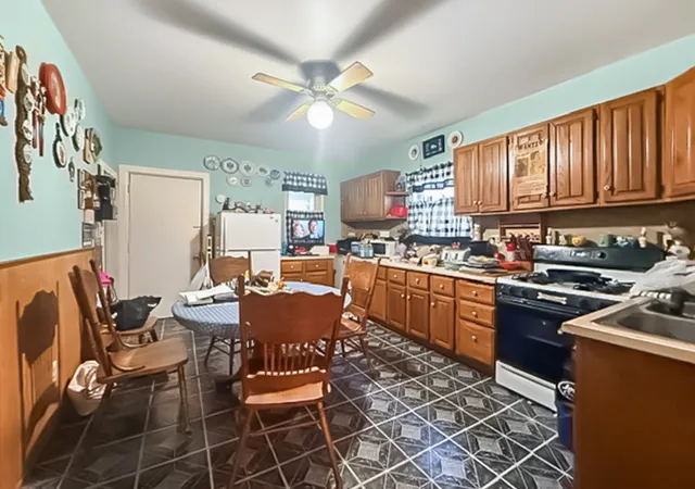 Photo 4 of Single family home for sale at 2822 W Melrose St, Chicago, IL 60618 | MLS# 12788272 | Listing updated on 2026-10-22