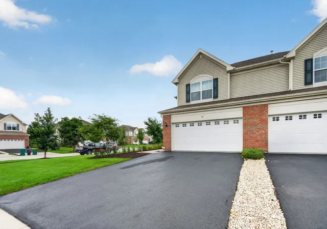 Photo 3 of Townhouse for sale at 24711 S Dart Rd, Manhattan, IL 60442 | MLS# 12788278 | Listing updated on 2026-10-20